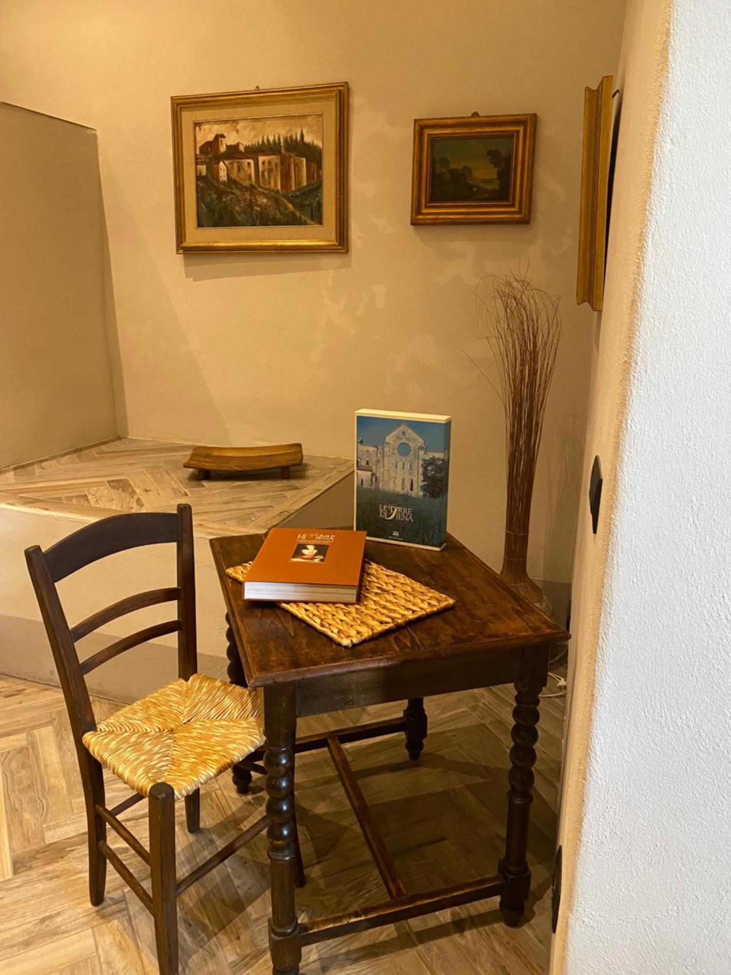 Loft Vicolo Di Vallepiatta 2 Min Piazza Del Campo Con Parcheggio Сієна Екстер'єр фото